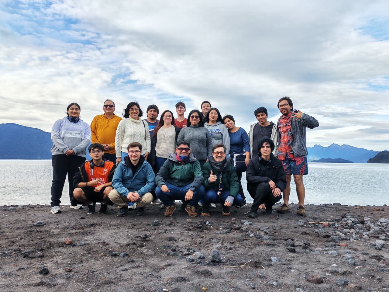 COMUNIDAD ESTUDIANTIL DE PMYC DA UNA CÁLIDA BIENVENIDA A LA GENERACIÓN 2026 EN CASCADAS